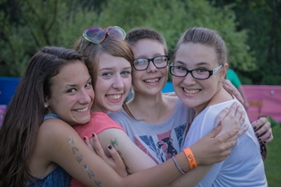 5 Ways to Stay Connected to Camp